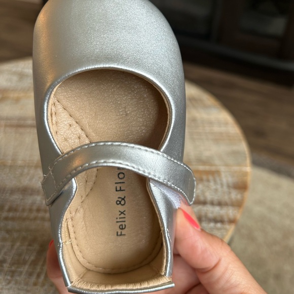 Brand new Silver Dress Shoes- Baby Girl - Picture 5 of 9